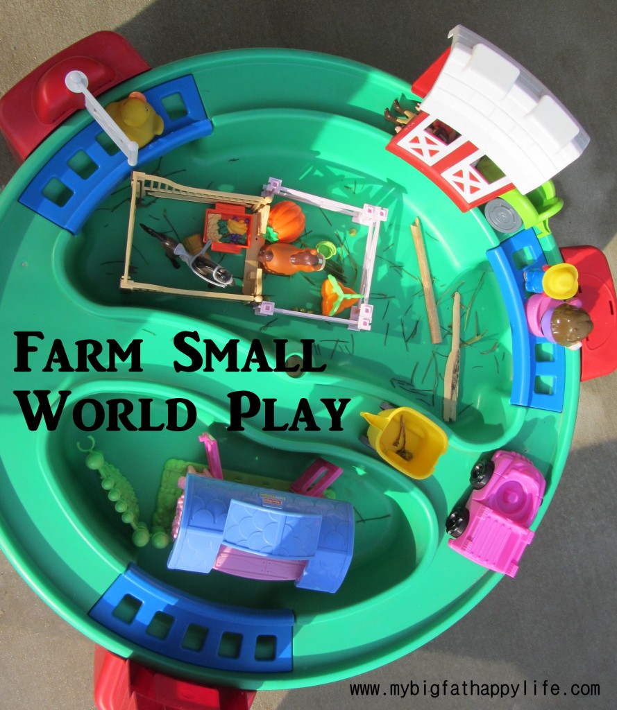 Farm Small World Play | mybigfathappylife.com