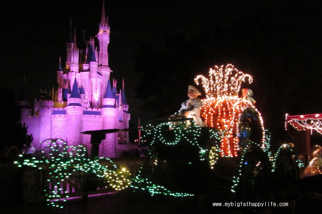 Cinderella's Castle Photo Ideas at Magic Kingdom, Disney World | mybigfathappylife.com