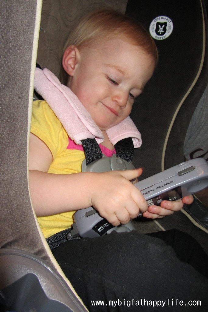 Tips for Entertaining a Toddler on a Plane or Car Ride | mybigfathappylife.com
