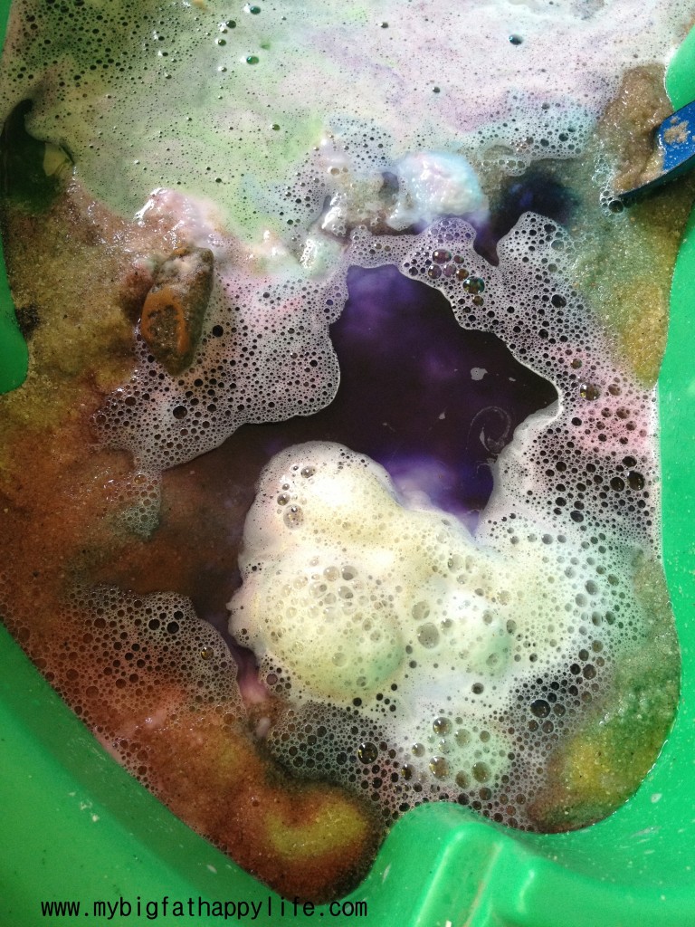 Failed Bubble Painting turned More Messy Potion Fun #playmatters | mybigfathappylife.com