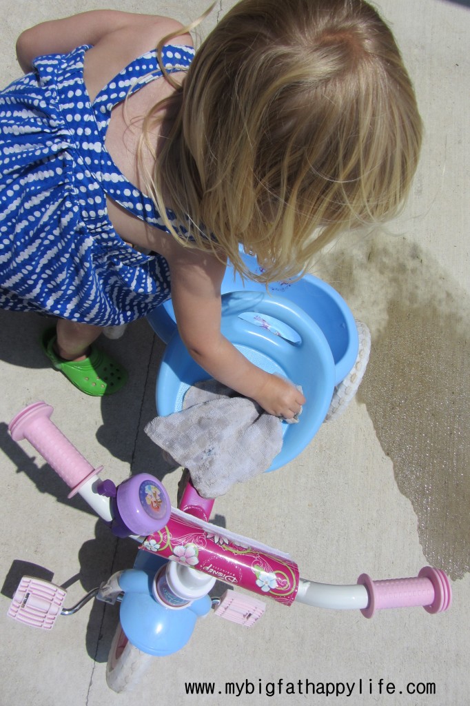 Bike Wash #outside #summerfun | mybigfathappylife.com