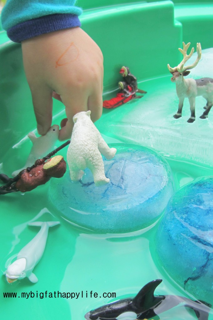 Arctic Small World Play #playmatters | mybigfathappylife.com