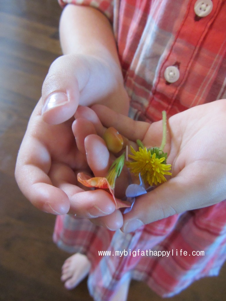 Creating Nature Wands #artsandcrafts #kidsactivity | mybigfathappylife.com