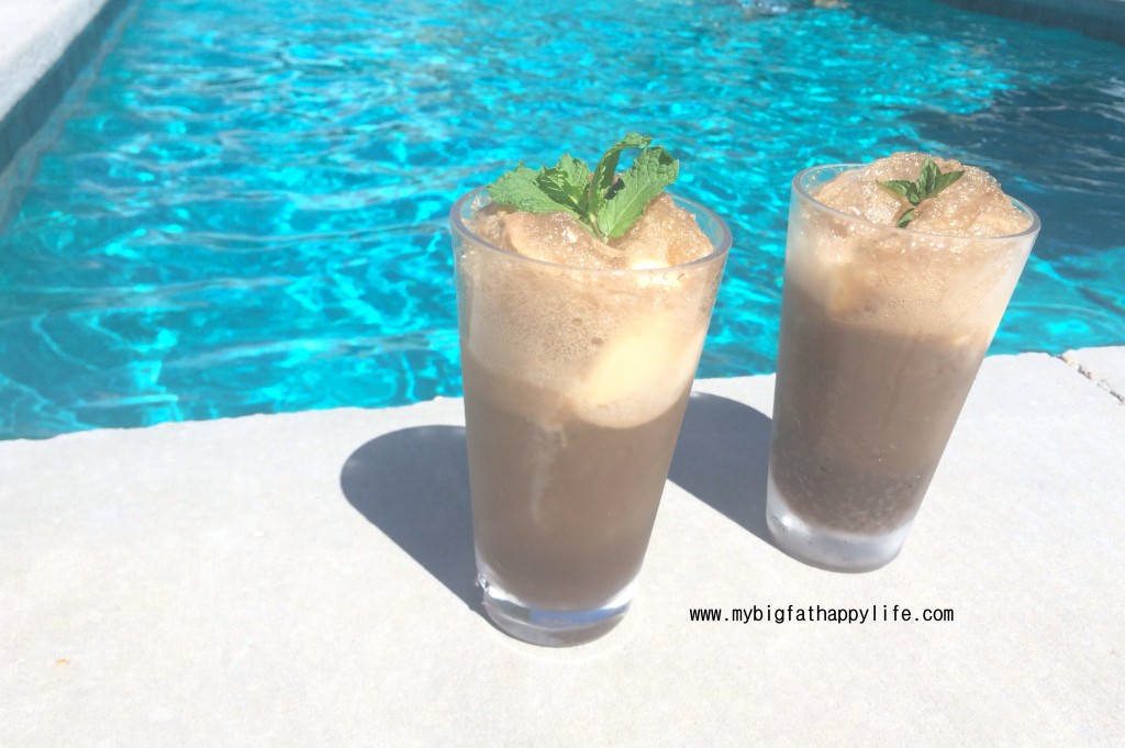 Bourbon Root Beer Float #drink #bourbon #mixeddrink #summer | mybigfathappylife.com