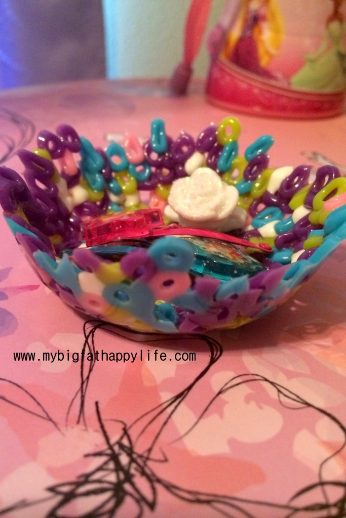 How to Make a Perler Bead Bowl #kidsartsandcrafts #perlerbeads | mybigfathappylife.com