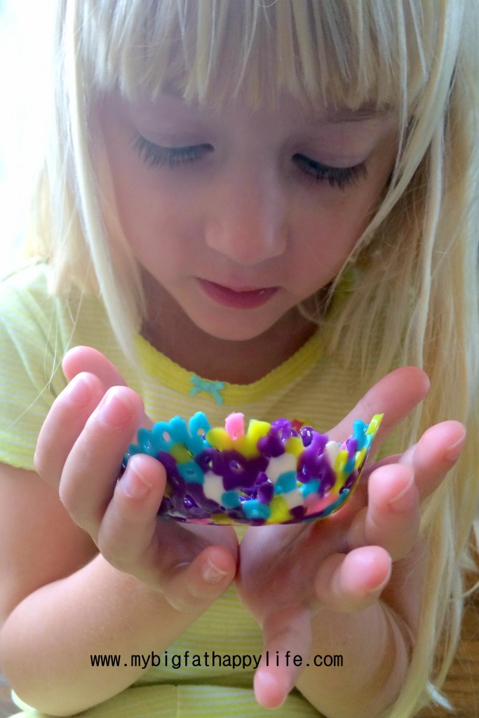 How to Make a Perler Bead Bowl #kidsartsandcrafts #perlerbeads | mybigfathappylife.com