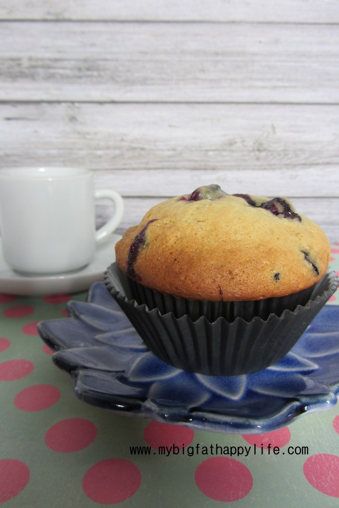 Blueberry Banana Bread Muffins #blueberry #recipe | mybigfathappylife.com