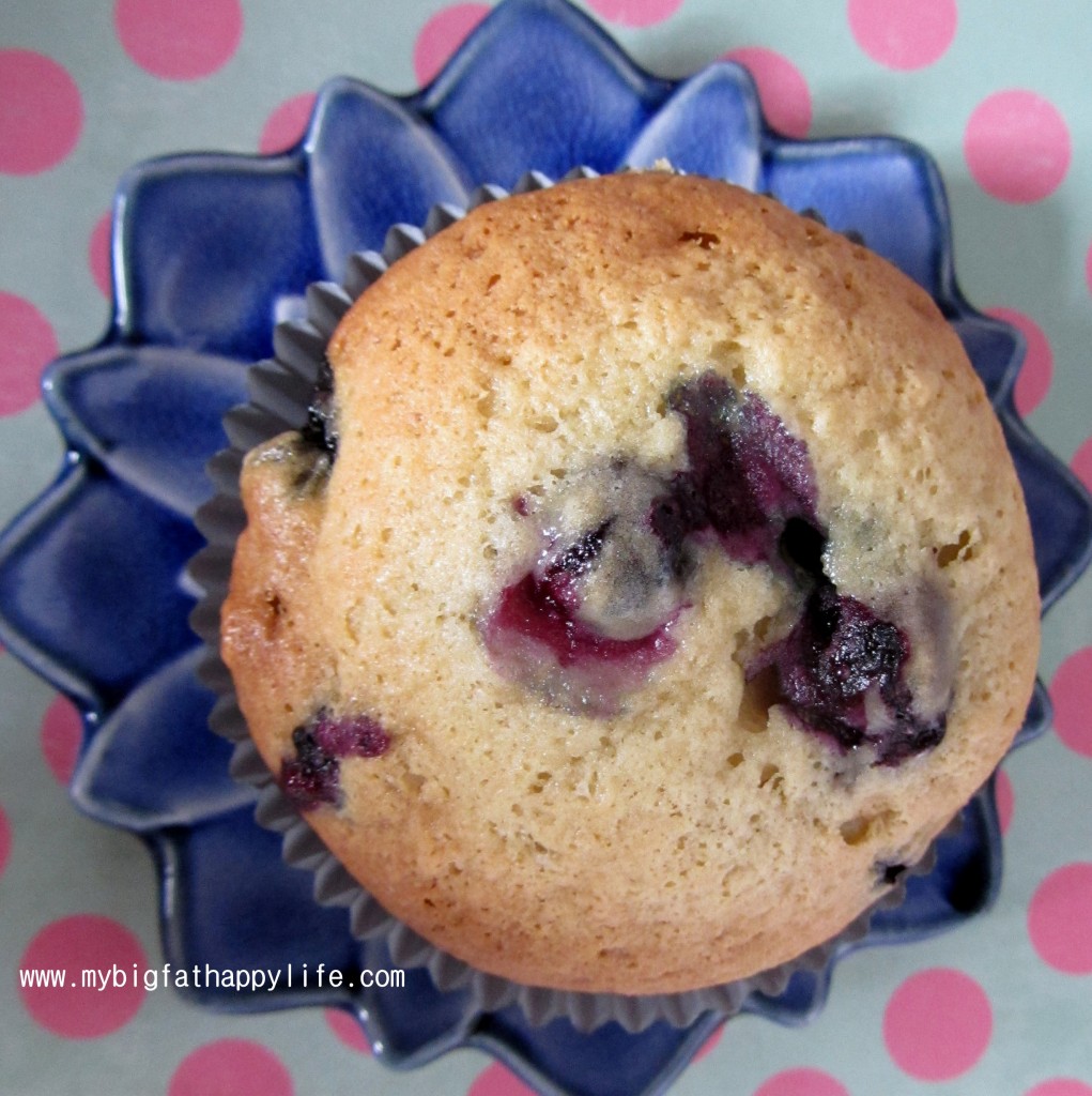 Blueberry Banana Bread Muffins #blueberry #recipe | mybigfathappylife.com