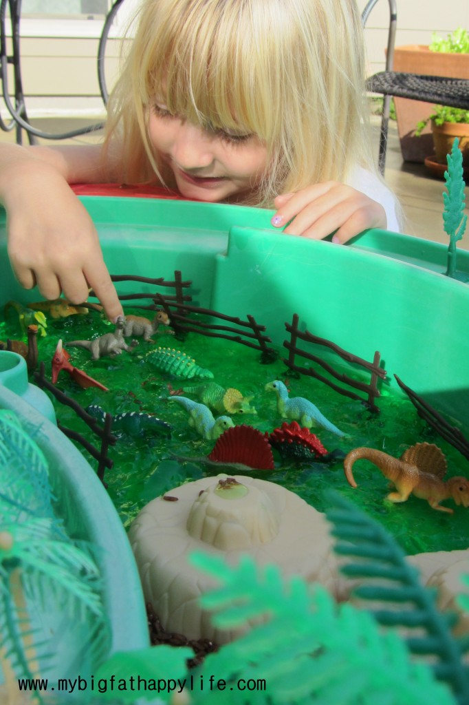 Dinosaur Swamp Small World Play #imaginativeplay #sensory #smallworld #kidactivity | mybigfathappylife.com