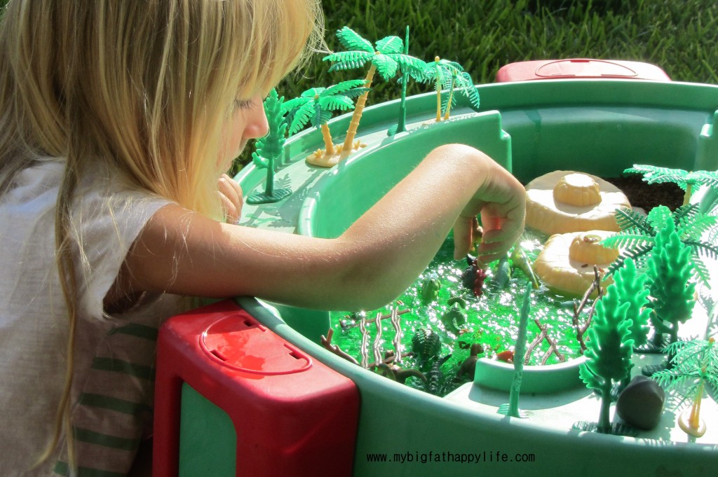 Dinosaur Swamp Small World Play #imaginativeplay #sensory #smallworld #kidactivity | mybigfathappylife.com