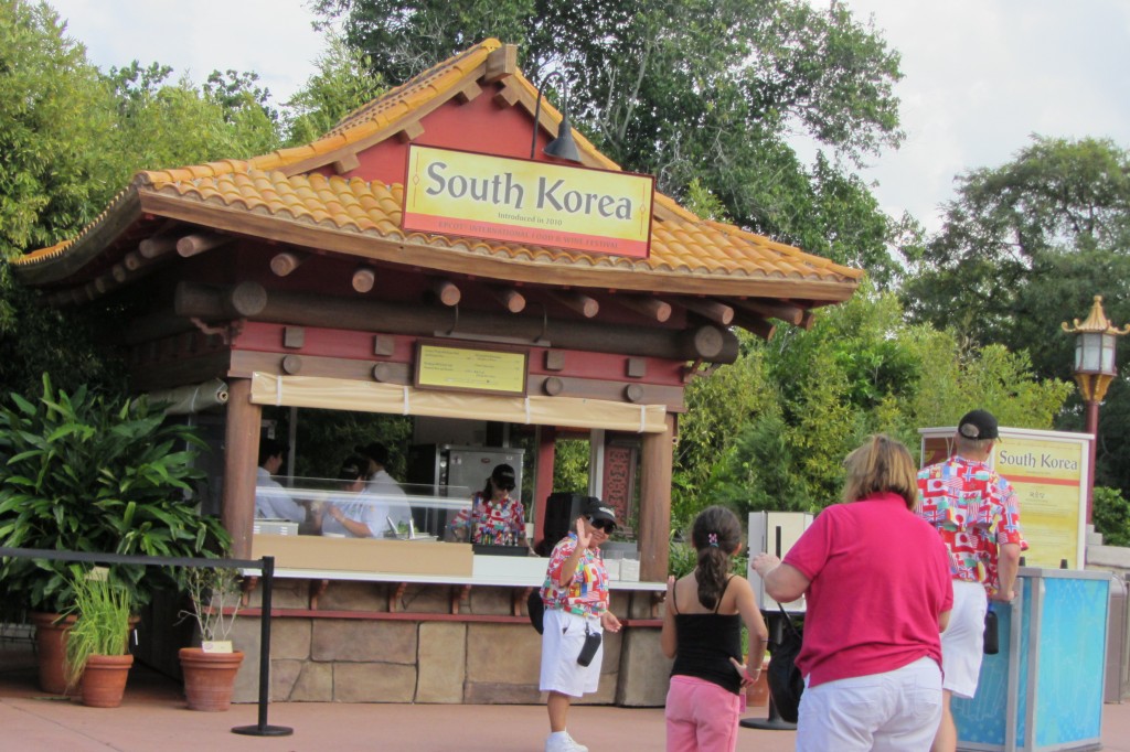 10 Tips for Epcot's International Food and Wine Festival #epcot #waltdisneyworld #foodandwinefestival | mybigfathappylife.com