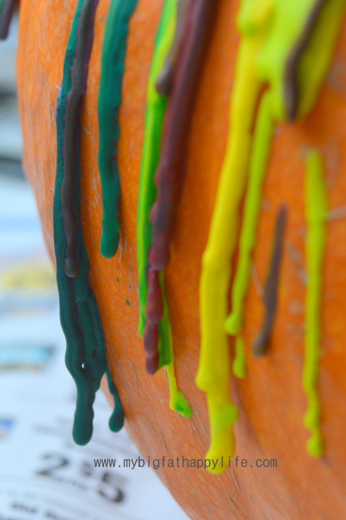 Melted Crayon Pumpkin #fall #pumpkin #alternativetocarving | mybigfathappylife.com