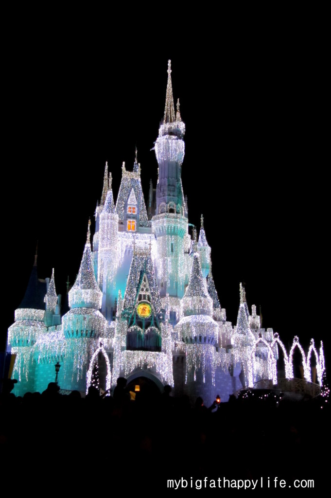 Christmas at Disney World #disney #waltdisneyworld #christmas | mybigfathappylife.com