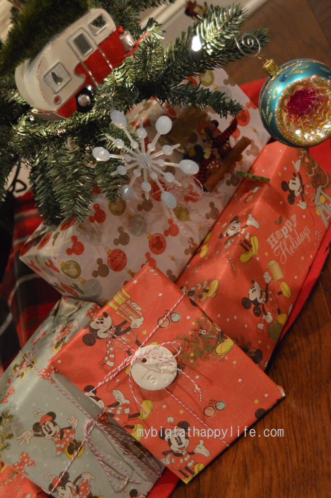 DIY Clay Gift Tags #Christmas #giftwrap #diy #presents | mybigfathappylife.com