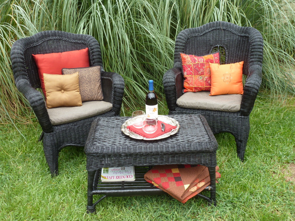 Easy Wicker Furniture Makeover; From Trash to Treasure; Furniture Redo | mybigfathappylife.com