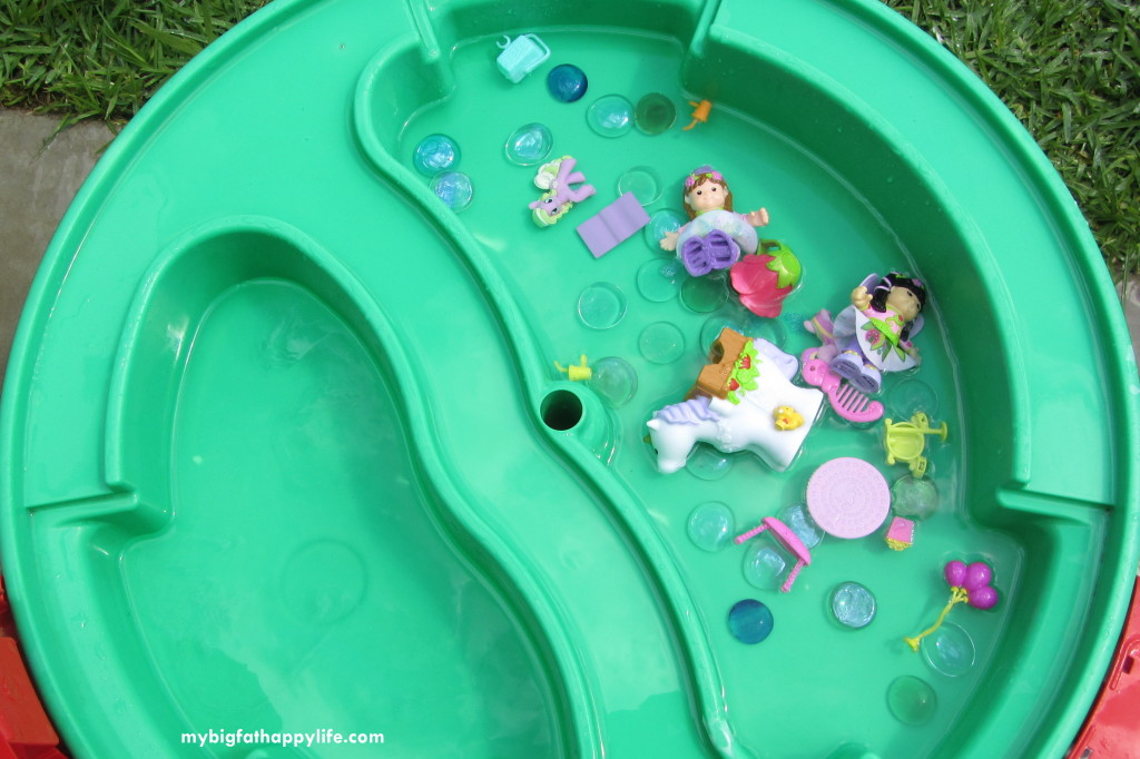 Fantasy Small World Play #imaginativeplay #Kidsactivities #messyplay | mybigfathappylife.com