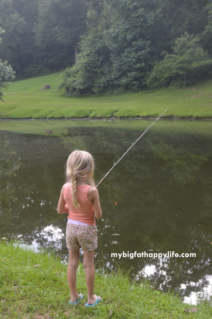 How to Entertain Your Child While Camping | mybigfathappylife.com