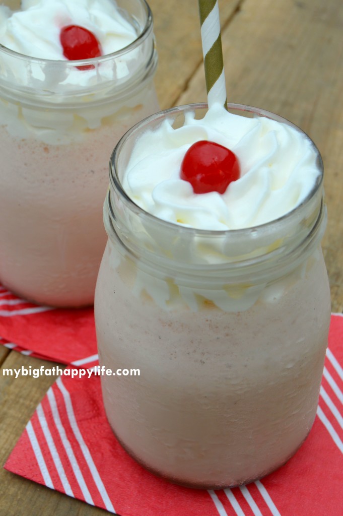 Backyard Movie Date Night and Brown Cow Milkshakes with Dr Pepper® Cherry #ShareFunshine (ad) | mybigfathappylife.com