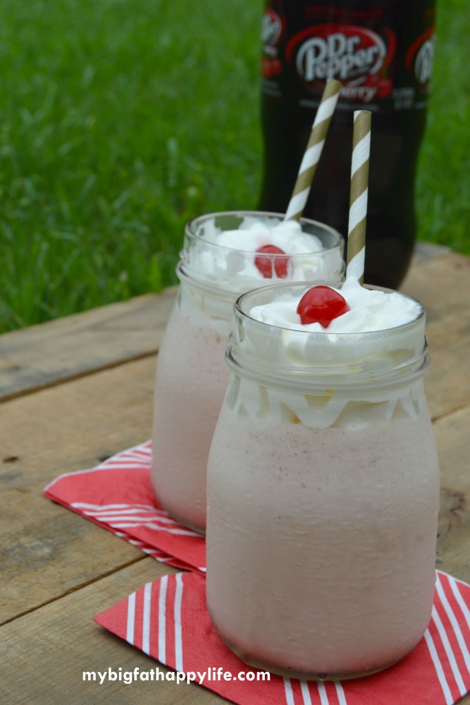 Backyard Movie Date Night and Brown Cow Milkshakes with Dr Pepper® Cherry #ShareFunshine (ad) | mybigfathappylife.com
