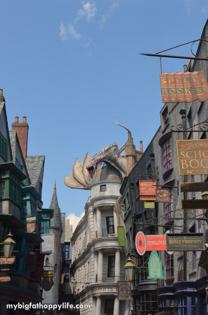 14 Tips for Visiting Universal Orlando including Universal Studios and Islands of Adventure | mybigfathappylife.com