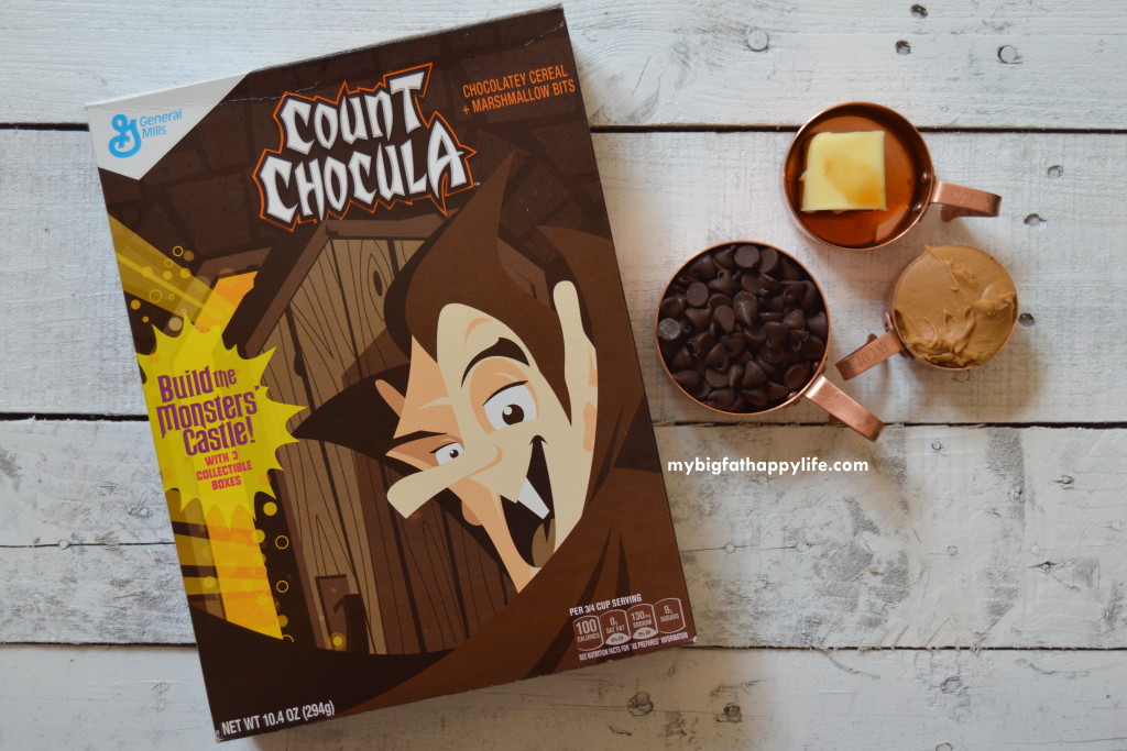 Monster Muddy Buddies #SpooktacularSnacks #GetYourBettyOn #ad | mybigfathappylife.com