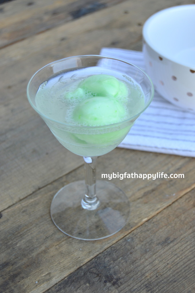 4 Mocktails for Kids - the perfect addition to your New Years Eve celebration | mybigfathappylife.com