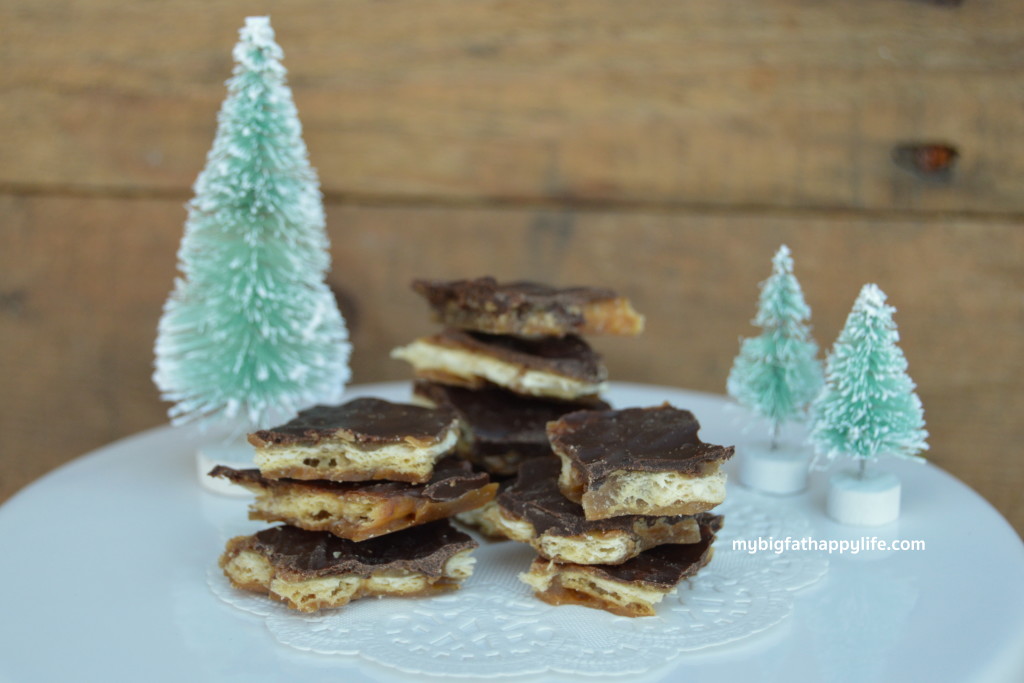 Chocolate Toffee Crunch - a perfect holiday treat #HolidayRemix #NestleTollhouse #ad #BakeSomeonesDay | mybigfathappylife.com