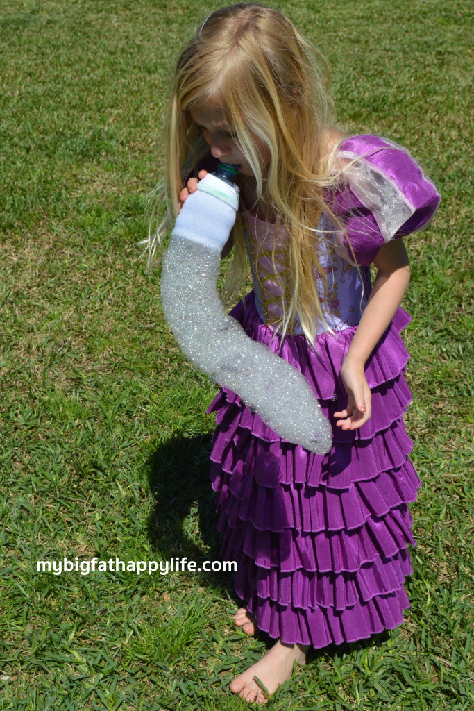 Outdoor Fun: How to make Bubble Snakes + learn about the new all® Fresh Clean Essentials - sulfate free #allEssentials #ad | mybigfathaappylife.com