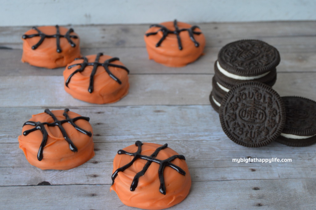 Taste the Madness Dessert + Cupcake Topper Ideas #GreatTasteTourney #ad | mybigfathappylife.com