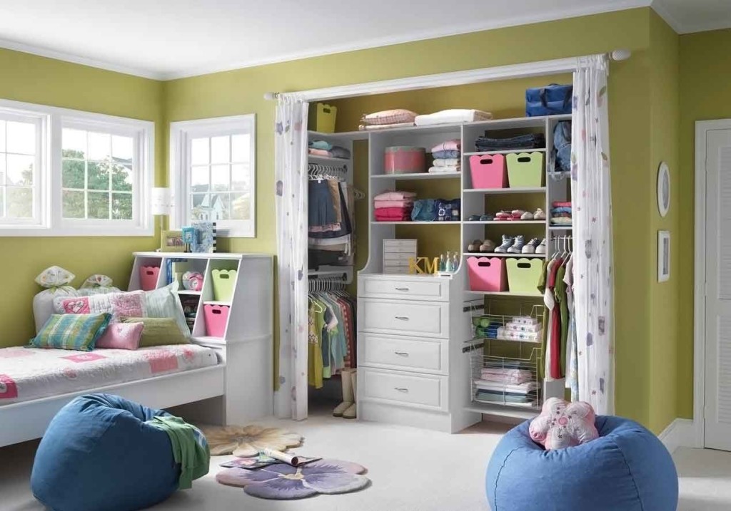 Organizing Your Child’s Closet to Foster Self-Sufficiency