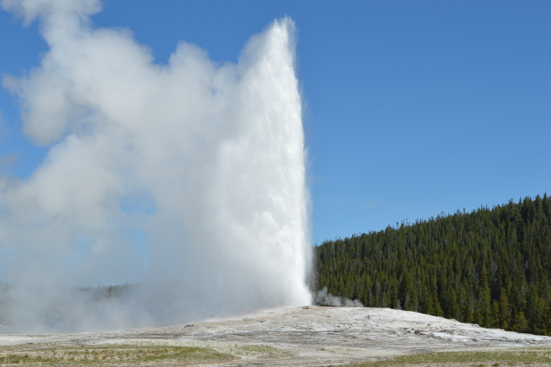 Top 10 Things to Do at Yellowstone National Park | mybigfathappylife.com