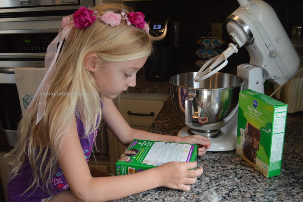 Why You Should Let Your Child Help in the Kitchen #FavoritesInAMix #ad | mybigfathappylife.com