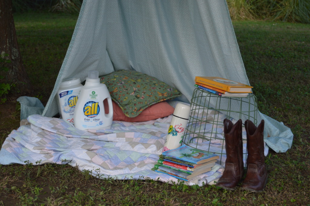 DIY Hula Hoop Tent #FreeToBe (ad) | mybigfathappylife.com