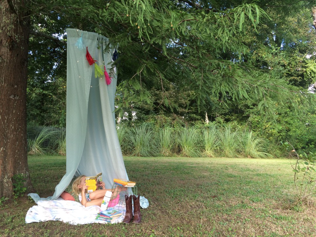 DIY Hula Hoop Tent #FreeToBe (ad) | mybigfathappylife.com