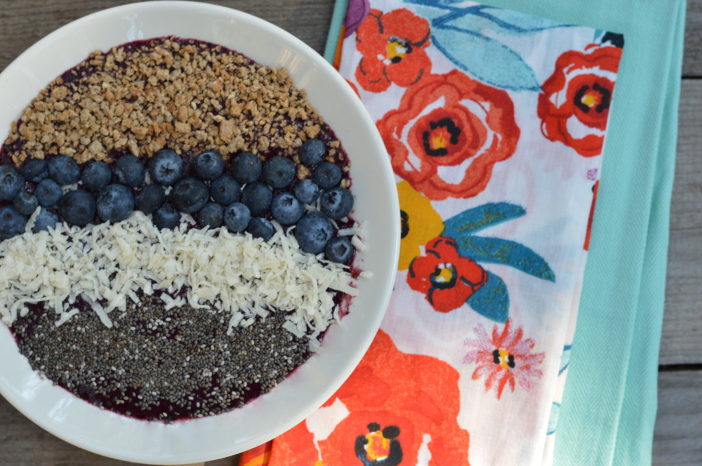 Blueberry Smoothie Bowl - An easy recipe for a refreshing Blueberry Smoothie Bowl that is packed with antioxidants, blueberries and coconut water. #SpoonfulsOfGoodness #CerealAnytime #ad