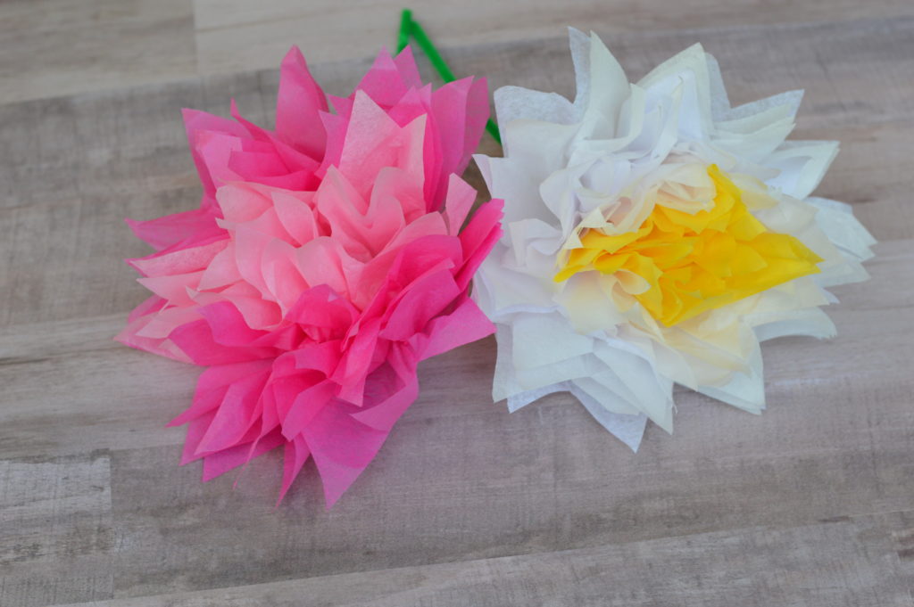 Make your mom a special gift, a bouquet of tissue paper flowers, for Mother's Day including DIY, easy to follow directions. #MakeHerMothersDay #ad