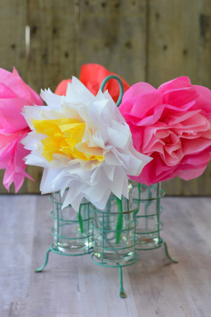 Make your mom a special gift, a bouquet of tissue paper flowers, for Mother's Day including DIY, easy to follow directions. #MakeHerMothersDay #ad