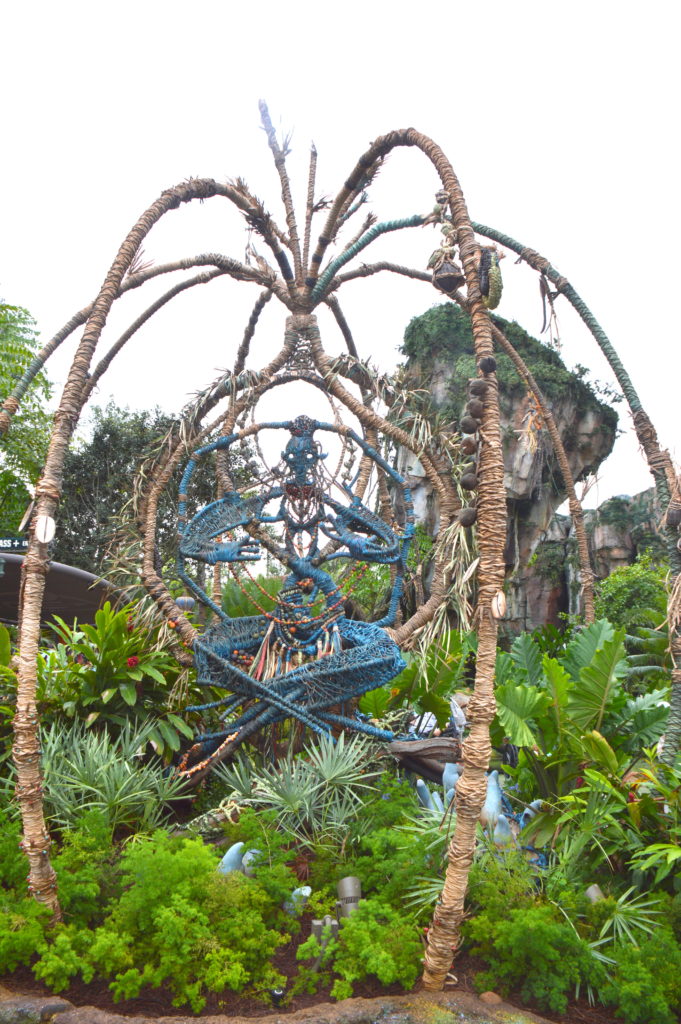 5 Things You Must Experience at the new Pandora land at Animal Kingdom, Walt Disney World; Avatar Flight of Passage and Na'vi River Journey