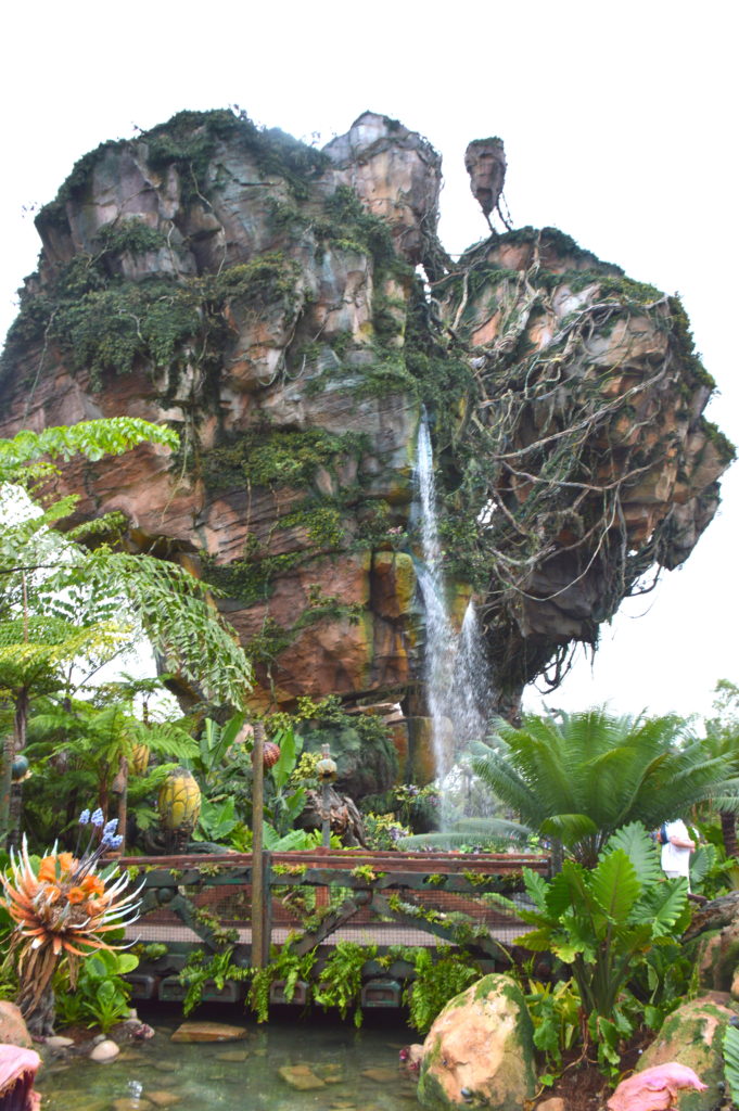 5 Things You Must Experience at the new Pandora land at Animal Kingdom, Walt Disney World; Avatar Flight of Passage and Na'vi River Journey