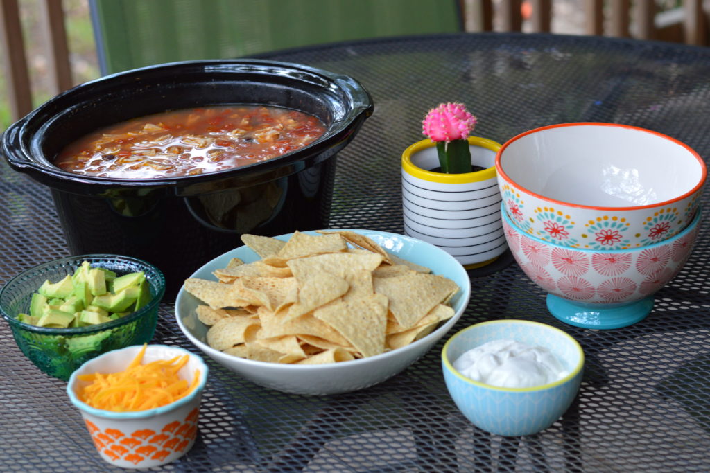 Crock Pot Chicken Tortilla Soup #RediscoverLaMorena #VivaLaMorena #ad | mybigfathappylife.com