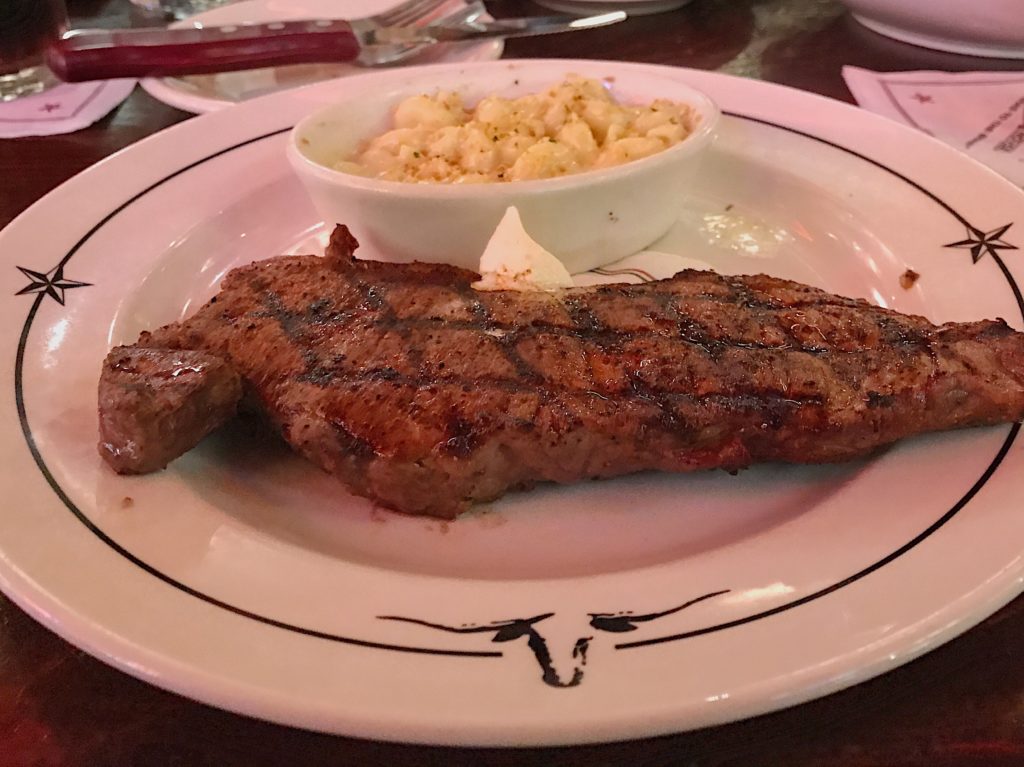 Why Date Nights are Important + Saltgrass Steakhouse #SaltgrassSips #ad | mybigfathappylife.com