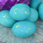 Easy natural dye for beautiful blue Easter eggs using red cabbage.