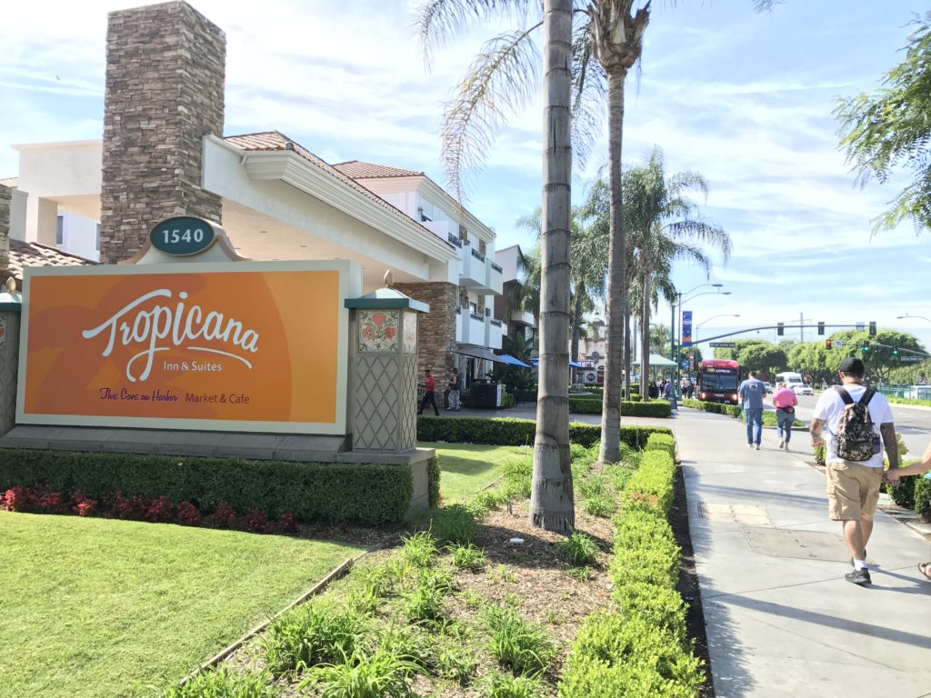 With newly renovated rooms and a stellar location right across from Disneyland, the Tropicana Inn and Suites is the perfect place to stay!  