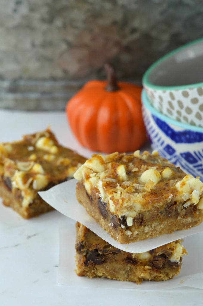 These Pumpkin 7 Layer Bars are ridiculously easy to make and a delicious fall treat!