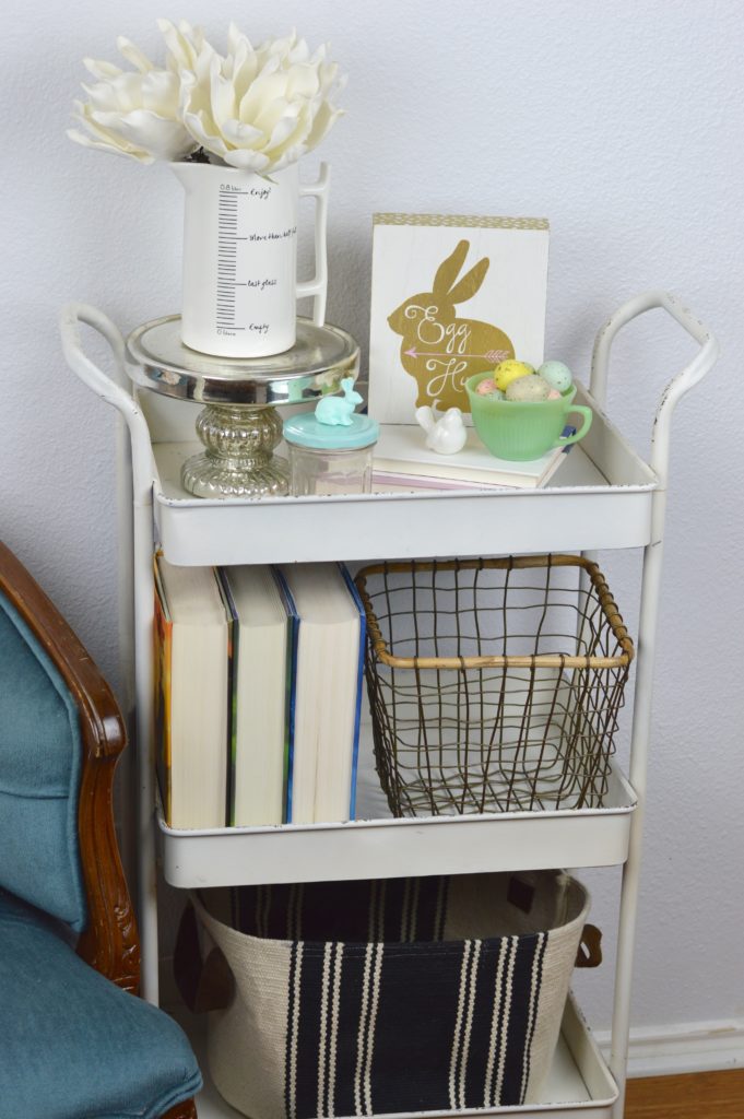 Simple tips to help you create a beautiful Easter vignette in your home.