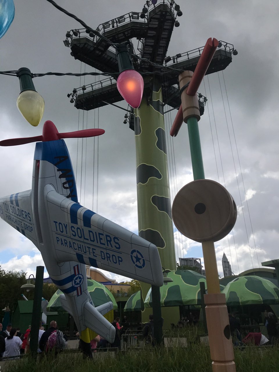 toy story land disneyland paris