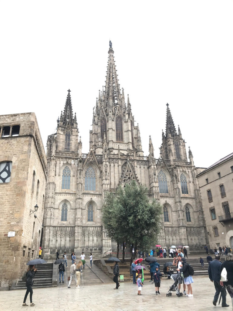 Planning to visit Barcelona, Spain and wondering what to see? Here are 10 family-friendly things you must do and see in the city.