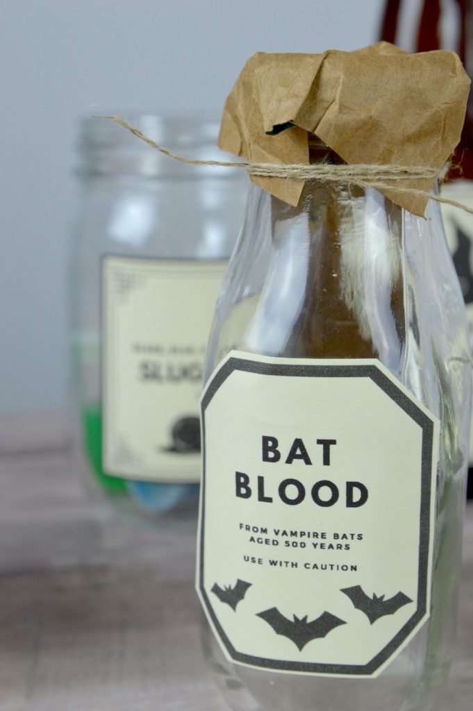 Add some fun to your Halloween decor with these DIY spooky potion bottles!  There’s also a free printable below so you can print your own potion labels!