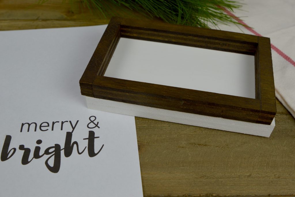Making a DIY wood sign is easier to than you might think! Here’s a great tutorial for how you can make your own wood Christmas sign for your home.