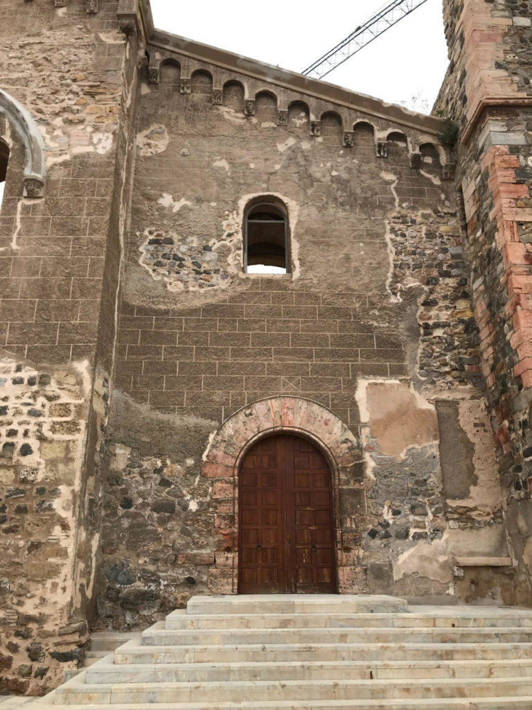 Full of ancient Roman ruins, Cartagena, Spain is a beautiful, walkable city waiting to be explored along the coast.